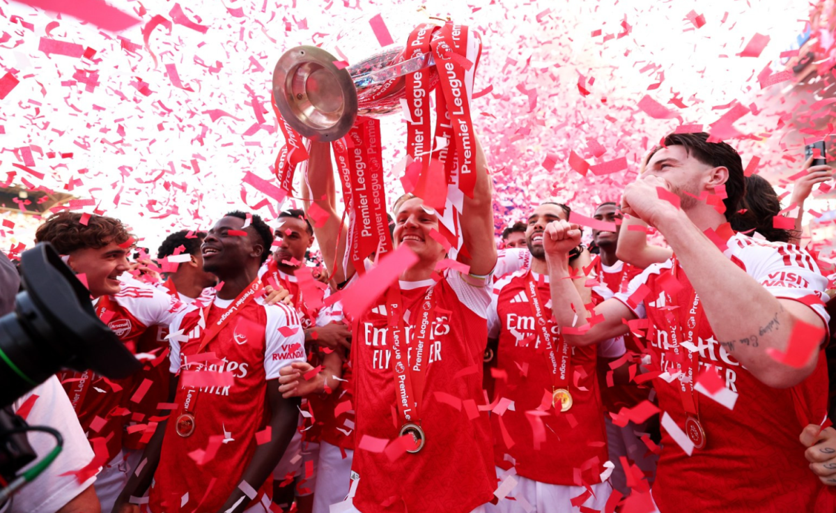 Hi88 đổi thưởng: Arsenal đăng quang Ngoại hạng Anh sau 22 năm chờ đợi - hình ảnh - vnhi88.vip Hi88 đổi thưởng: Arsenal đăng quang Ngoại hạng Anh sau 22 năm chờ đợi - hình ảnh - vnhi88.vip