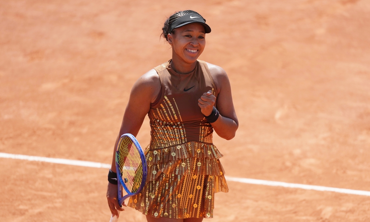 Naomi Osaka lấp lánh trên sân Roland Garros 2026 trong trang phục sequin - hình ảnh - vnhi88.vip