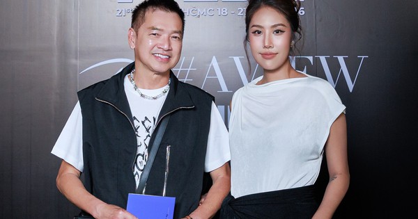 Quang Minh cùng vợ kém tuổi đi sự kiện, tiết lộ cuộc sống hôn nhân: góc nhìn mới cho người chơi Việt - hình ảnh - vnhi88.vip