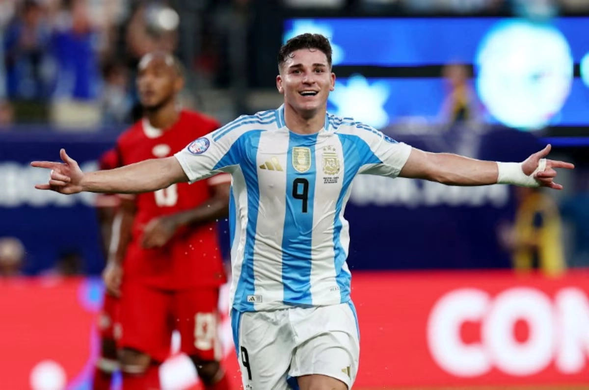 Julian Alvarez Mở Đường Tới Barca: Cơ Hội Vàng Cho Fan Cá Cược Thể Thao Hi88 - hình ảnh - vnhi88.vip