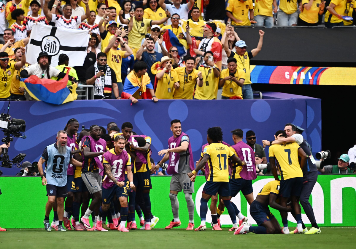 Ecuador quật ngã Đức, lách khe cửa hẹp vào vòng knock-out - hình ảnh - vnhi88.vip