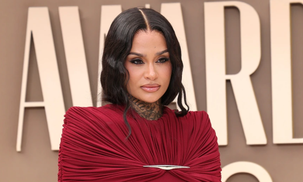 Ca sĩ Mỹ Kehlani tỏa sáng với thiết kế của NTK Việt tại lễ trao giải BET 2026 - hình ảnh - vnhi88.vip