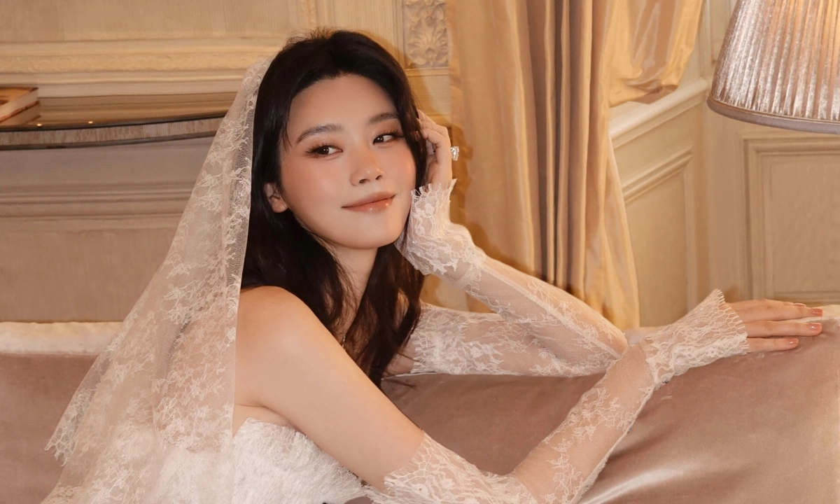 Hi88 Việt Nam: Hề Mộng Dao rạng rỡ trong váy cưới nhà mốt Việt - hình ảnh - vnhi88.vip Hi88 Việt Nam: Hề Mộng Dao rạng rỡ trong váy cưới nhà mốt Việt - hình ảnh - vnhi88.vip