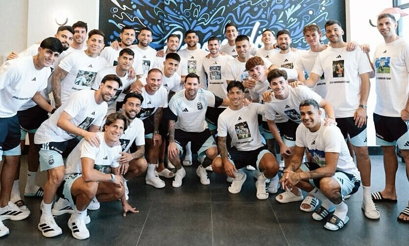 Đồng đội gây bất ngờ trong ngày sinh nhật Messi – Cơ hội nhận thưởng từ App Hi88 - hình ảnh - vnhi88.vip Đồng đội gây bất ngờ trong ngày sinh nhật Messi – Cơ hội nhận thưởng từ App Hi88 - hình ảnh - vnhi88.vip