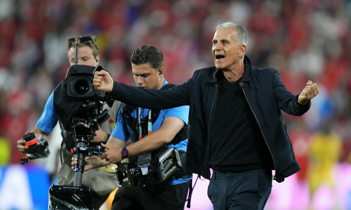 HLV Carlos Queiroz lập kỷ lục ở World Cup: Khoảnh khắc lịch sử và cơ hội cá cược hấp dẫn - hình ảnh - vnhi88.vip HLV Carlos Queiroz lập kỷ lục ở World Cup: Khoảnh khắc lịch sử và cơ hội cá cược hấp dẫn - hình ảnh - vnhi88.vip
