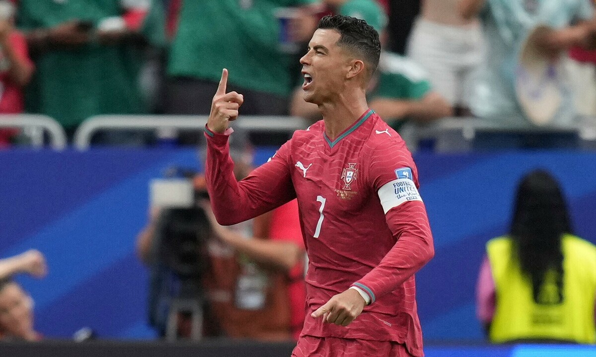 Hi88 Baccarat và Cú Đúp Làm Nên Lịch Sử Của Ronaldo Ở World Cup - hình ảnh - vnhi88.vip Hi88 Baccarat và Cú Đúp Làm Nên Lịch Sử Của Ronaldo Ở World Cup - hình ảnh - vnhi88.vip