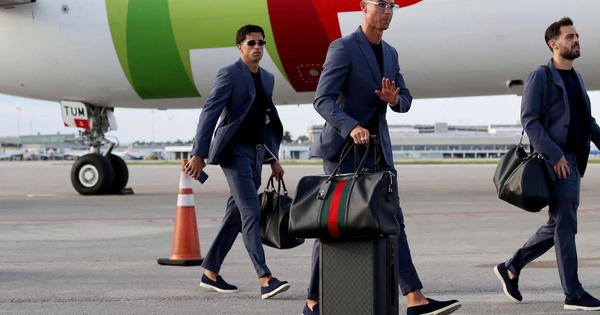 Cristiano Ronaldo bị chấm 0 điểm về thời trang tại World Cup 2026: Fan Việt bất ngờ - hình ảnh - vnhi88.vip Cristiano Ronaldo bị chấm 0 điểm về thời trang tại World Cup 2026: Fan Việt bất ngờ - hình ảnh - vnhi88.vip