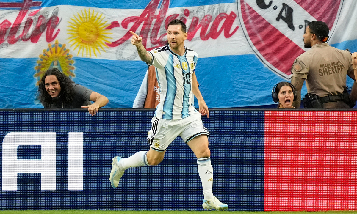 Hi88 cược bóng đá: Messi lập siêu phẩm, Argentina vào tứ kết World Cup 2026 - hình ảnh - vnhi88.vip