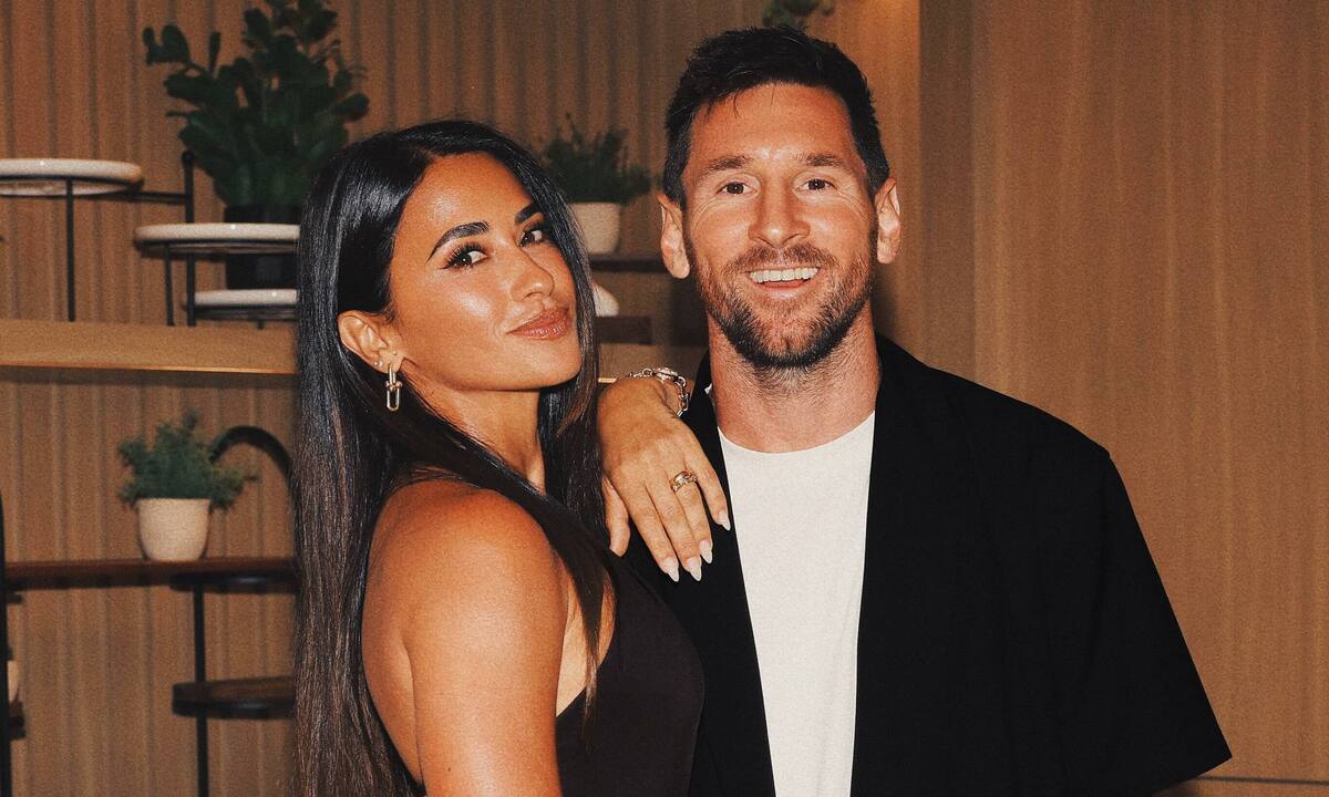 Hi88 chính thức: Câu chuyện tình 30 năm của Messi và vợ – Từ tuổi thơ đến đỉnh cao danh vọng - hình ảnh - vnhi88.vip Hi88 chính thức: Câu chuyện tình 30 năm của Messi và vợ – Từ tuổi thơ đến đỉnh cao danh vọng - hình ảnh - vnhi88.vip