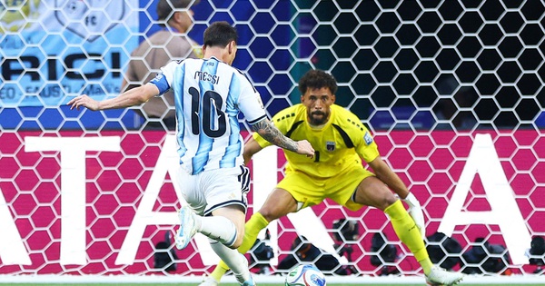 Cabo Verde kiêu hãnh rời World Cup: Khi ‘Cá mập xanh’ khiến Messi toát mồ hôi và 3 nhà vô địch khiếp sợ - hình ảnh - vnhi88.vip
